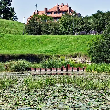 Ds Cztery Pory Roku 호스텔 *