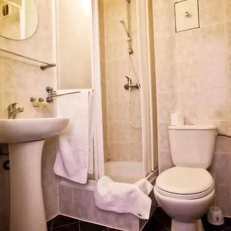 호스텔 Ds Cztery Pory Roku