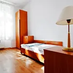 Ds Cztery Pory Roku 旅馆